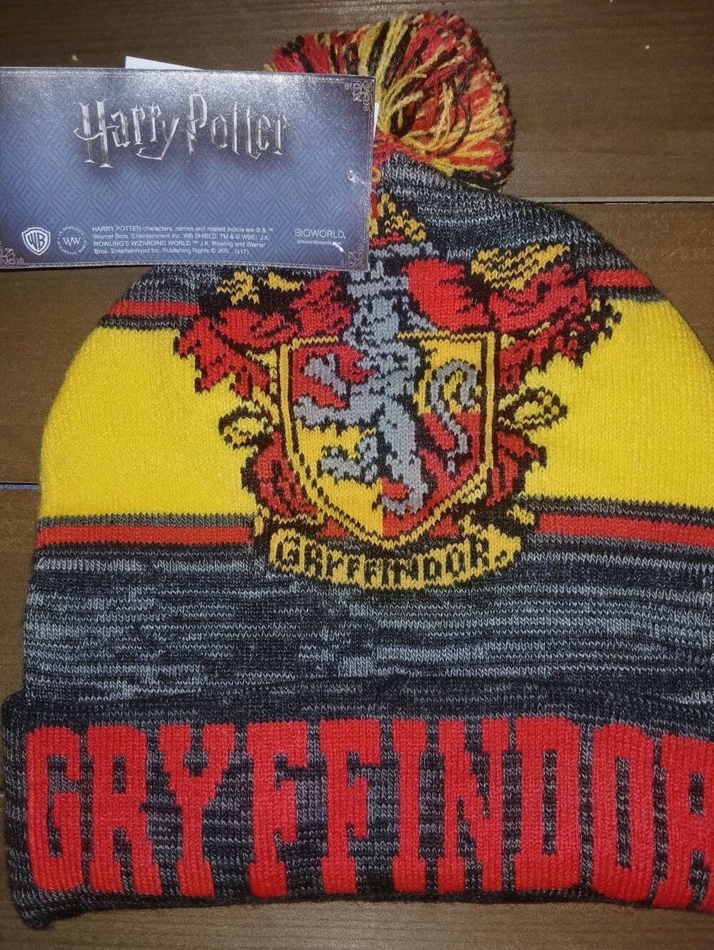Harry Potter Gryffindor Crest Winter Beanie Hat Men's NWT